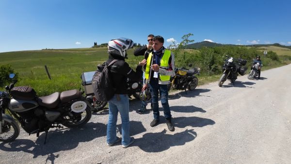 La prima sfida del cronometro, l'incanto di Cetona e la "deviazione speciale" sulla Via del Brunello